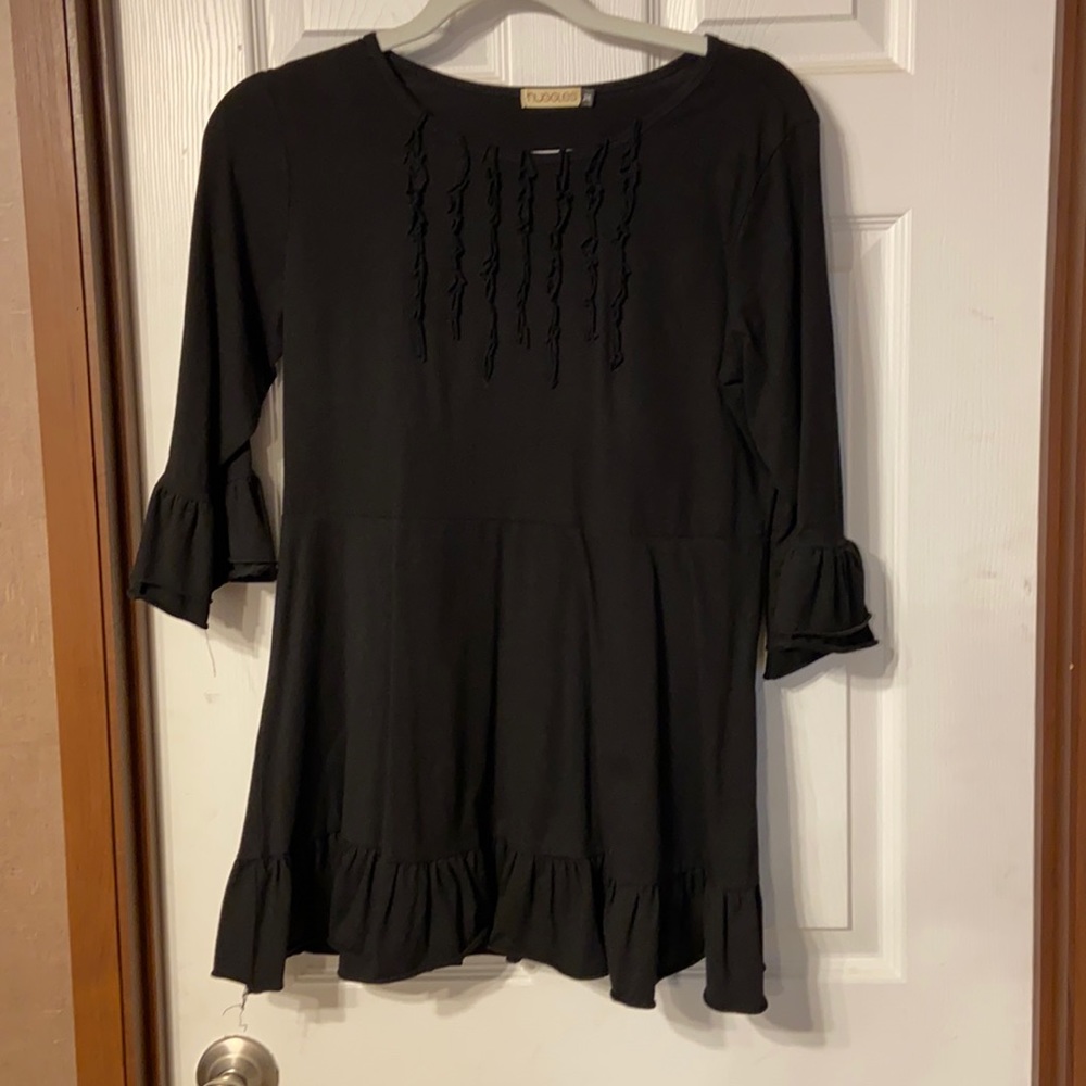 Black NUGGLES top
